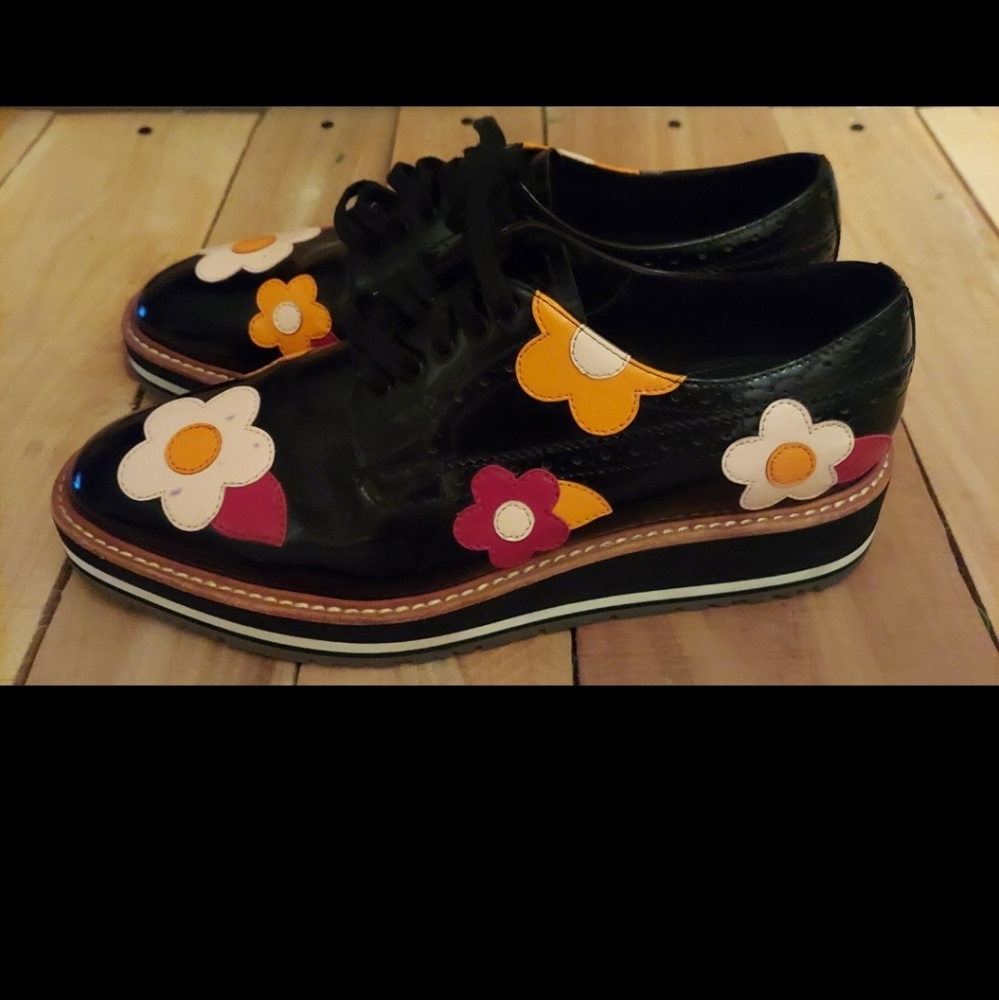 black oxford lace-up platform wedge flower Gaby Studio